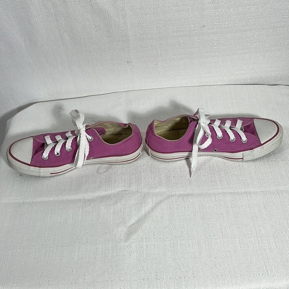CONVERSE tennis shoes, pink, size 4, in good condition